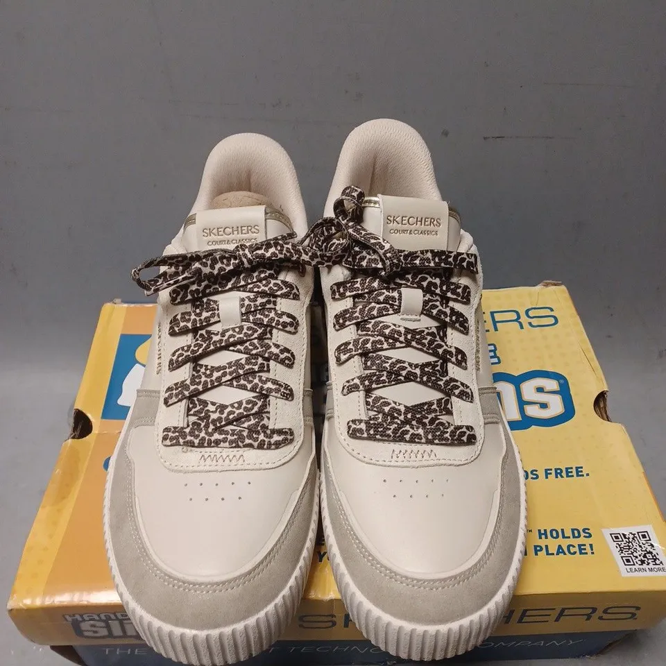 BOXED PAIR OF SKECHER JADE RADIANT ROAR TRAINERS - UK SIZE 7