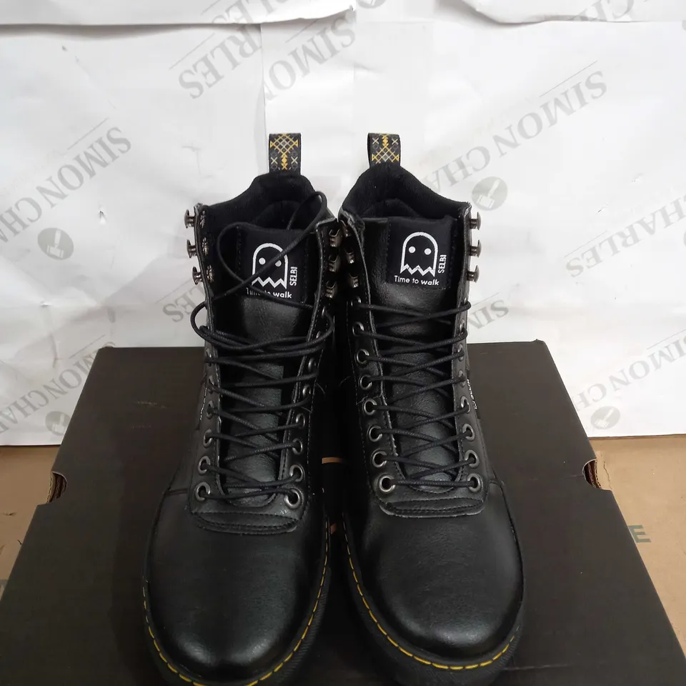 BOXED PAIR OF SELBI LACE UP BOOTS SIZE 39