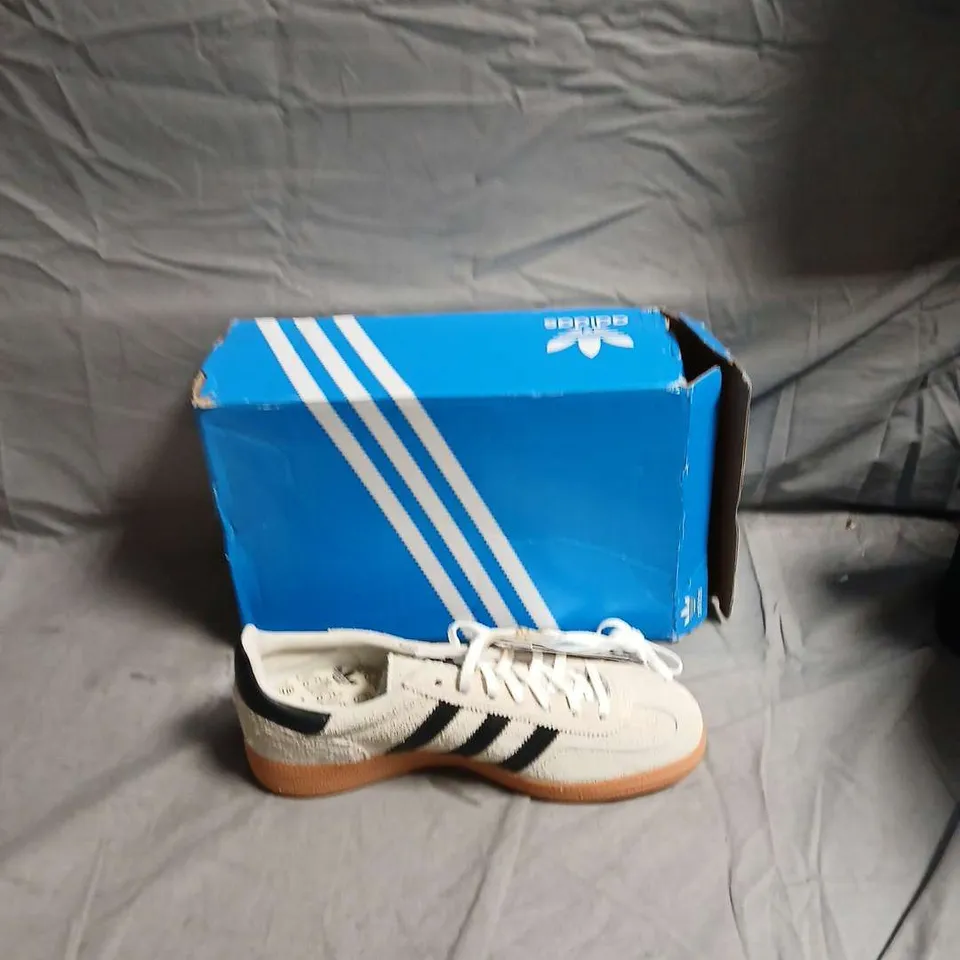 ADIDAS SPEZIAL SNEAKERS – WHITE/CREAM WITH GUM SOLE- SIZE UK 6