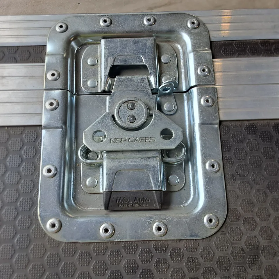 LARGE WHEELED FLIGHT CASE - DIMENSIONS APPROXIMATELY 180 X 117 X 36CM