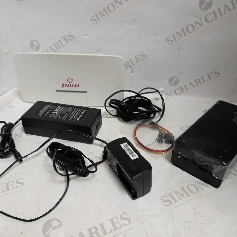 LOT OF APPROXIMATELY 10 ASSORTED ELECTRICAL ITEMS, TO INCLUDE ROUTER, CABLES, ETC