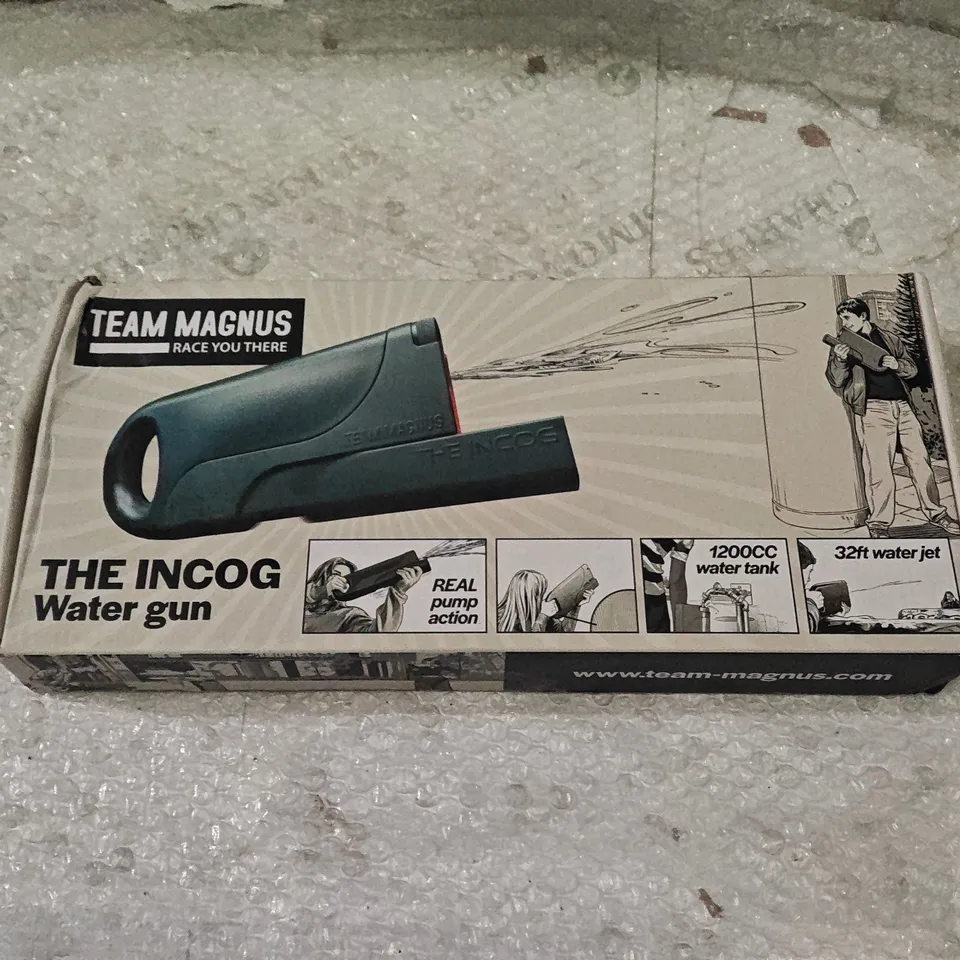 BOXED TEAM MAGNUS THE INCOG WATER GUN
