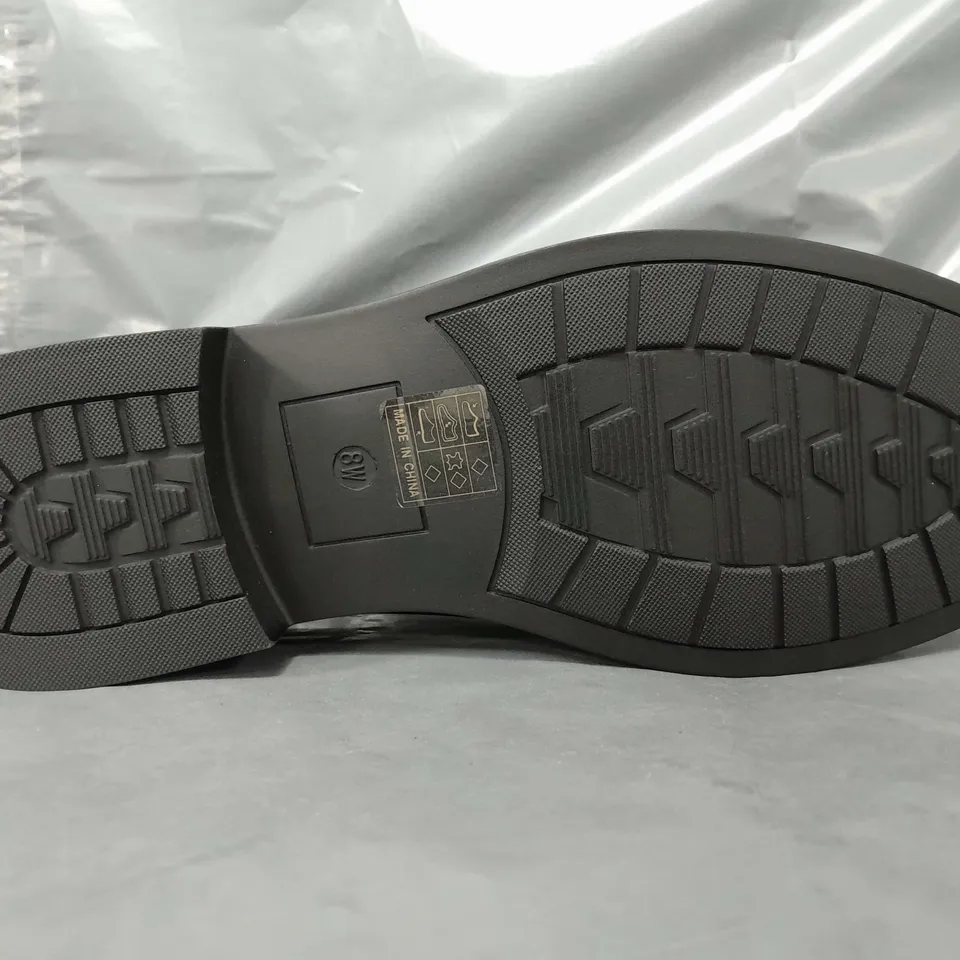 BOXED PAIR OF BRUNO MARC SHOES IN BLACK SIZE 8