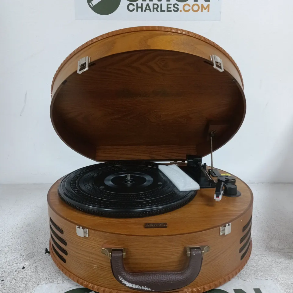LENCO CLASSICPHONE TT-34 WOODEN TURNTABLE WITH USB CONNECTION – PORTABLE CASE