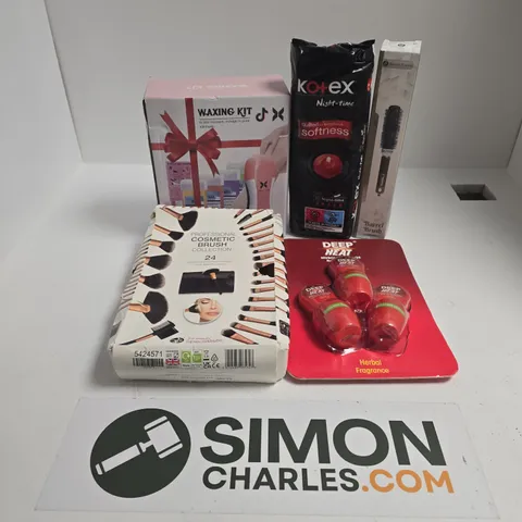 APPROXIMATELY 12 ASSORTED HEALTH & BEAUTY PRODUCTS TO INCLUDE WAXING KIT, DEEP HEAT HERBAL FRAGRANCE, BARREL BRUSH, ETC - COLLECTION ONLY