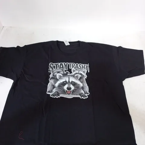 STAY TRASHY GRAPHIC T-SHIRT – BLACK, XXL