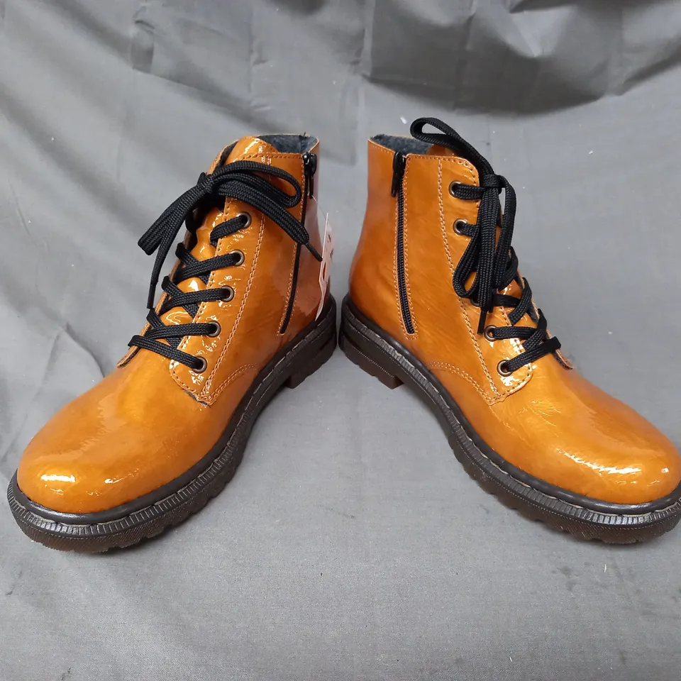 BOXED PAIR OF RIEKER ANKLE BOOTS IN OCHRE SIZE 7.5