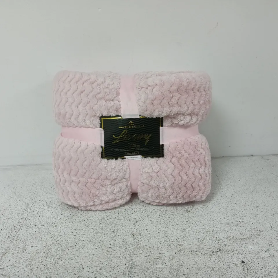 GAVENO GAVAILIA LUXURY THROW – PINK, WAVE DESIGN, 200 X 240 CM