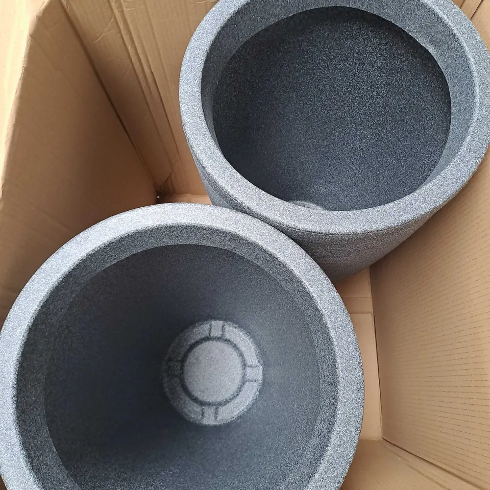 STRATA X2 LARGE AMESBURY PLASTIC PLANTERS IN GRAVEL GREY - COLLECTION ONLY