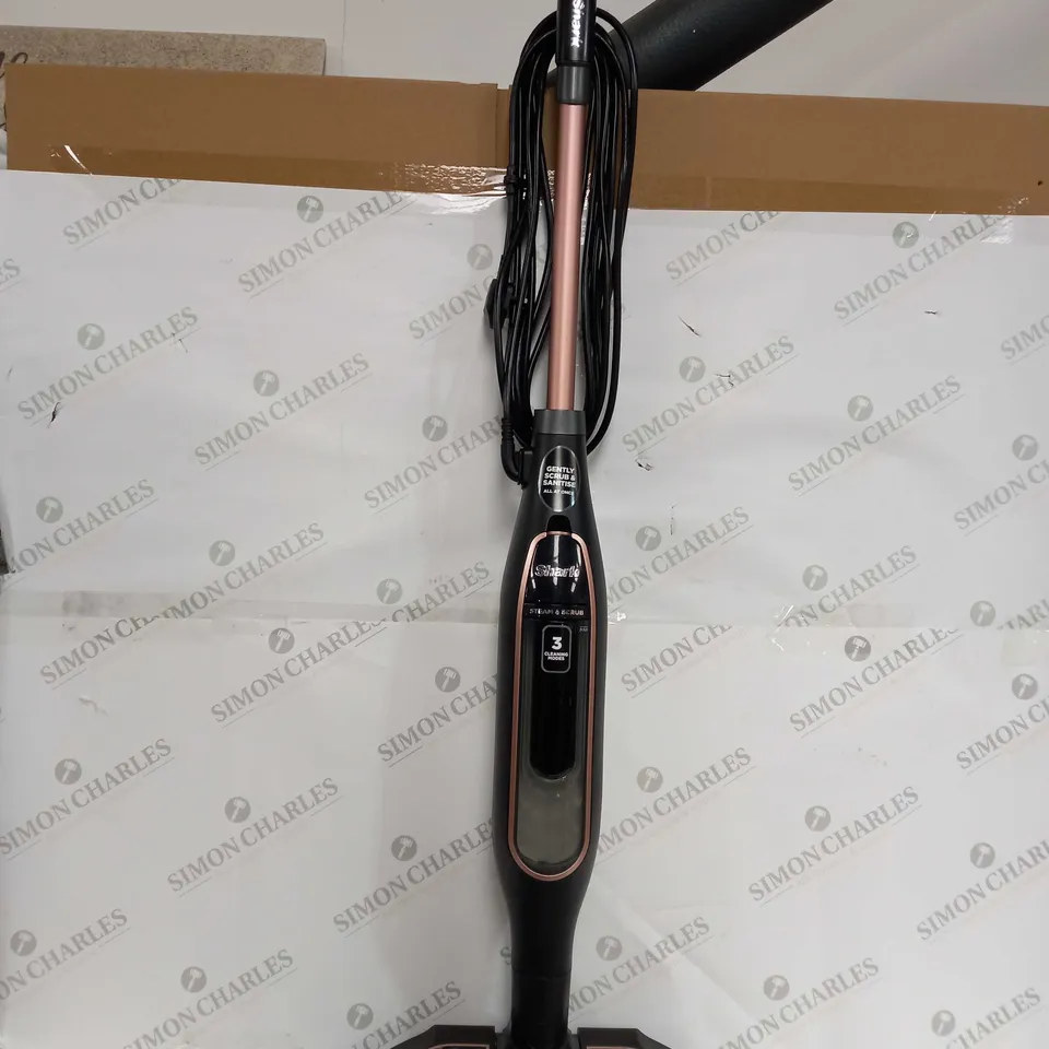BOXED SHARK STEAM SCRUBBER WITH STEAM BLAST S7201