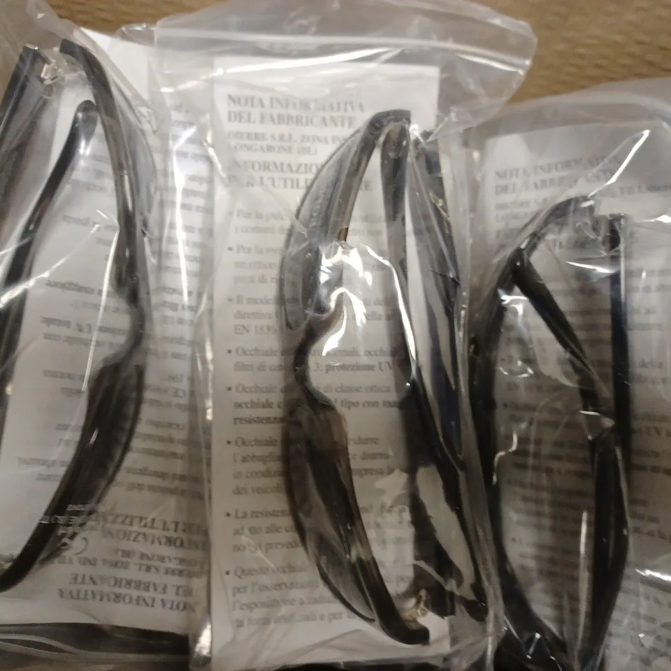 APPROXIMATELY 10 POLICE 1326M 0705 SUNGLASSES