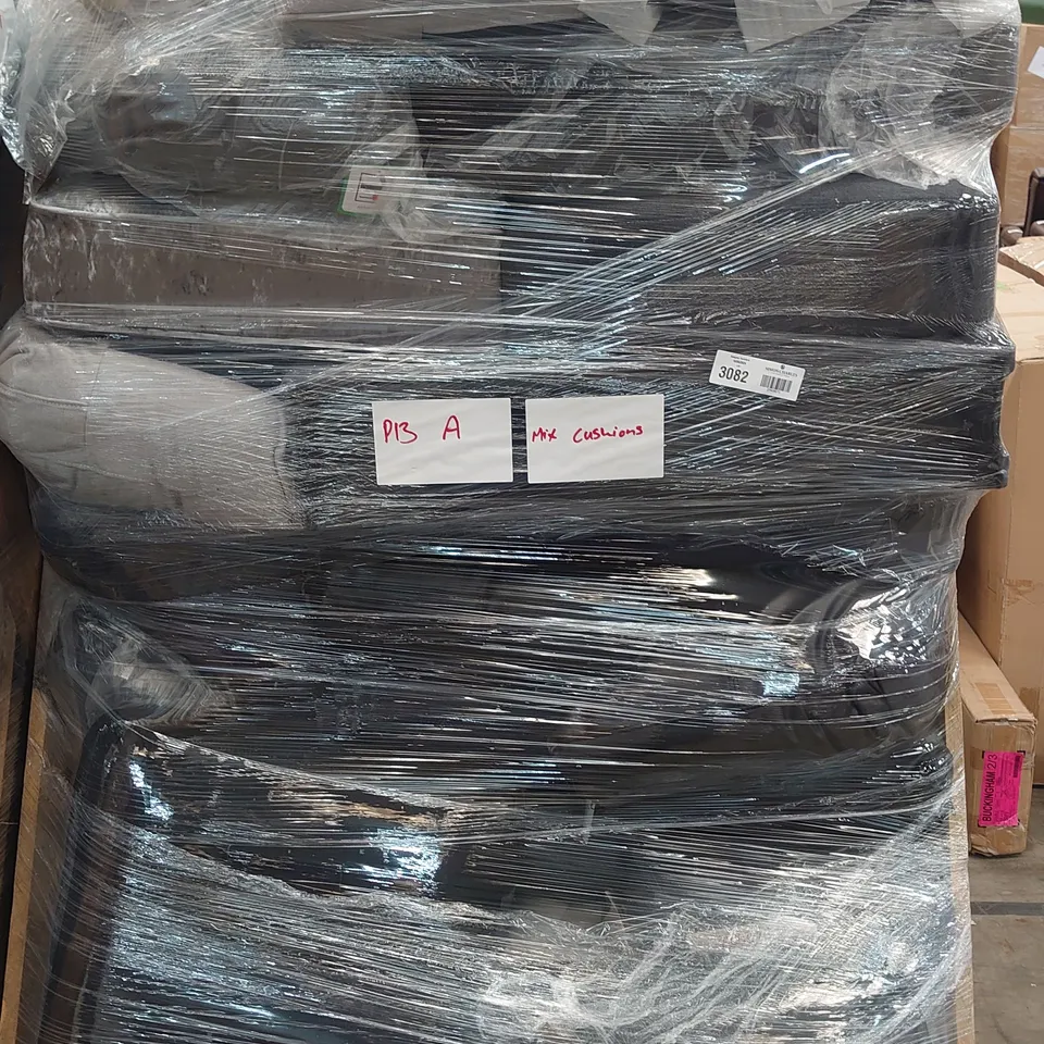 PALLET OF ASSORTED MIXED COUCH CUSHIONS 