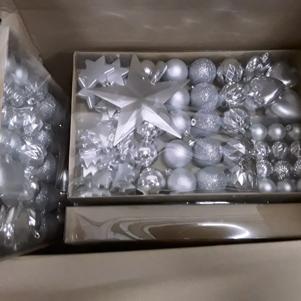 BOX CONTAINING APPROXIMATELY 7 BRAND NEW 60 SILVER BAUBLE PACKS