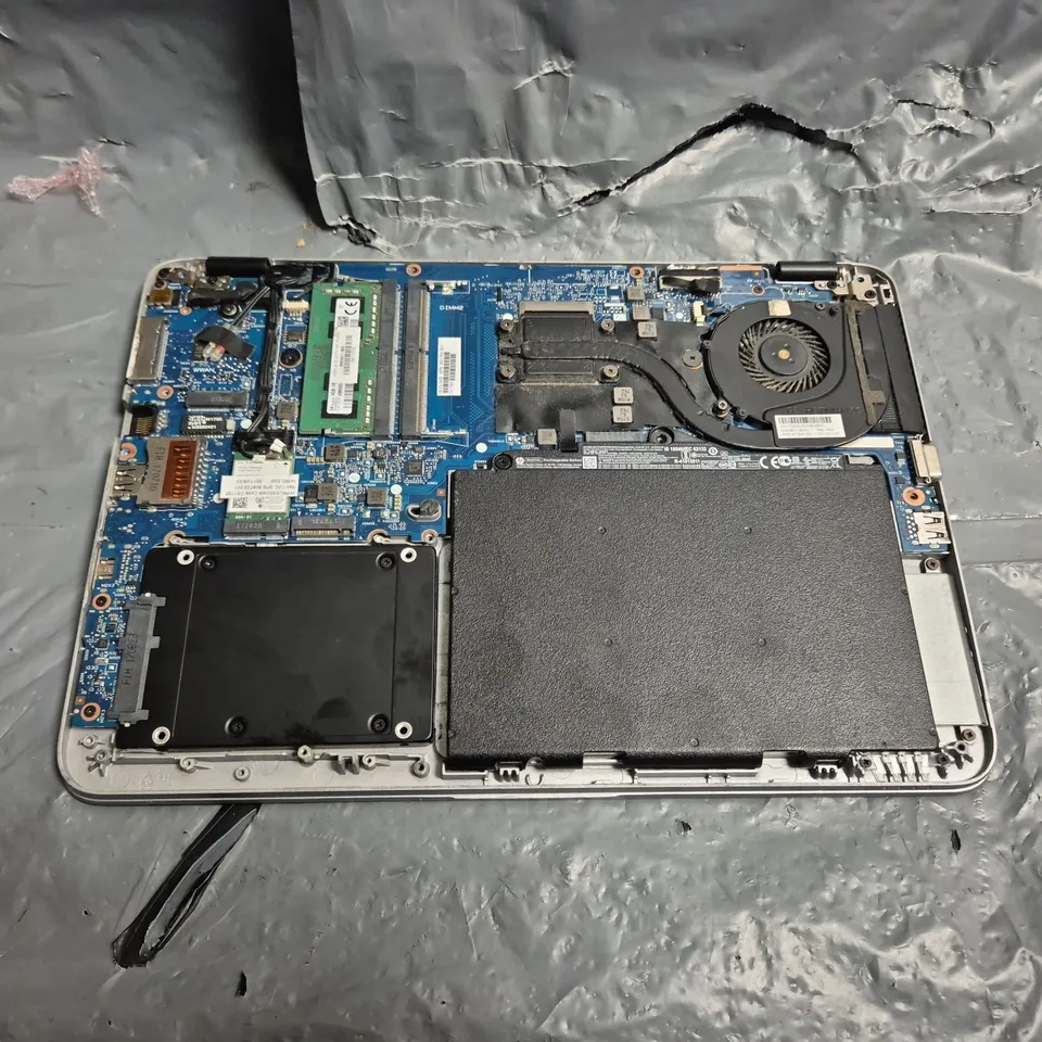 HP ELITEBOOK 820 G3 