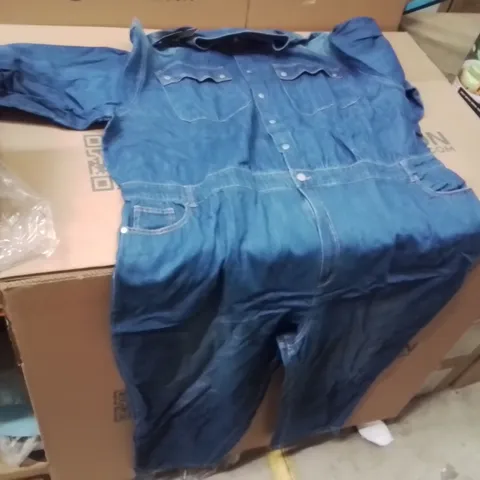 BOXED BRAND NEW APPROXIMATELY 8 SIMPLY BE DENIM JUMPSUIT MID WASH SIZE 32
