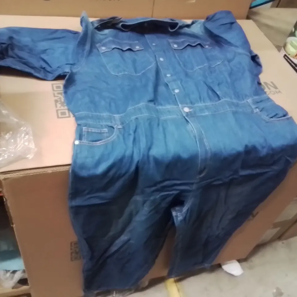 BOXED BRAND NEW APPROXIMATELY 8 SIMPLY BE DENIM JUMPSUIT MID WASH SIZE 32