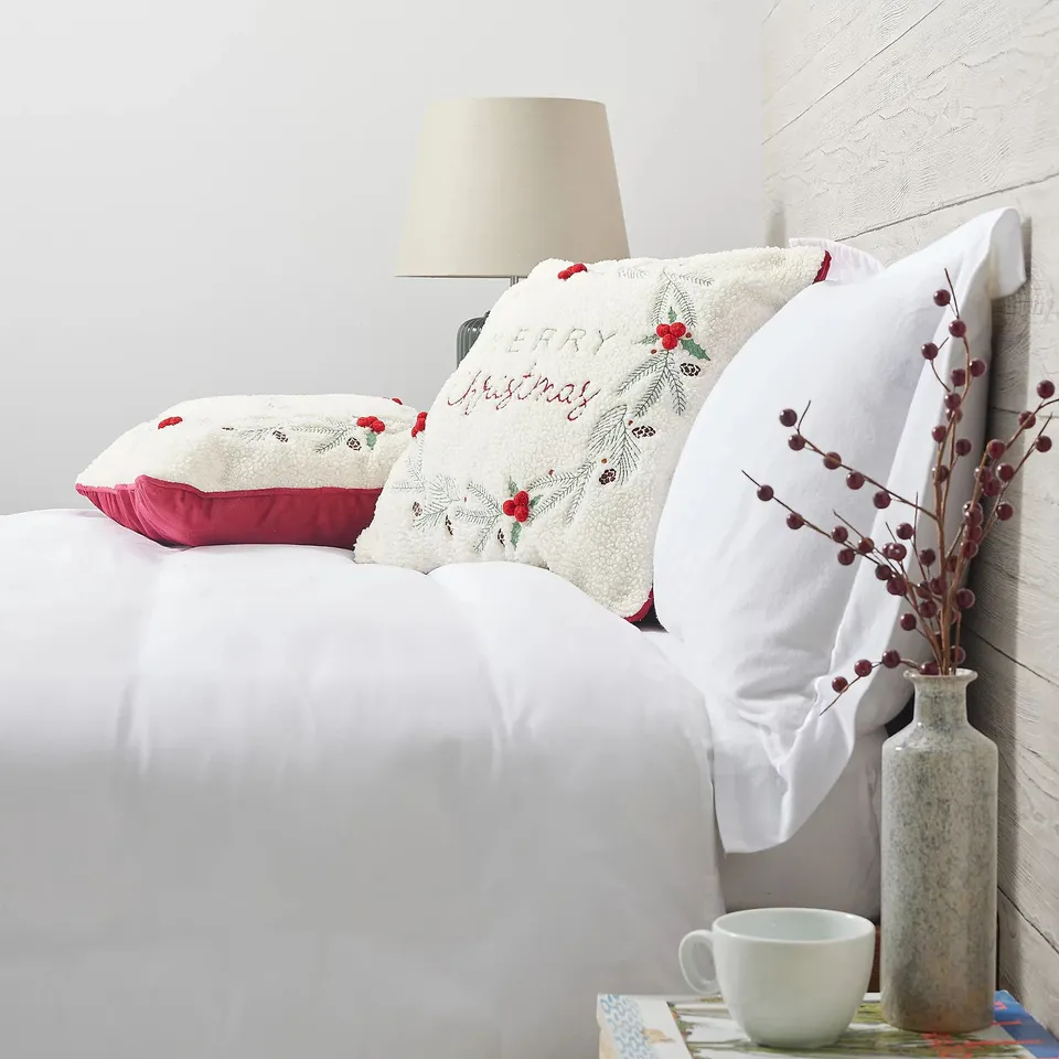 SARABBY SARA DAVIES BORG MERRY CHRISTMAS CUSHION