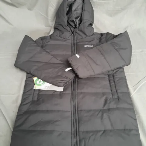 REGATTA GREAT OUTDOORS JUNIOR LAKIVER SHOWER PROOF JACKET IN BLACK SIZE 9-10YRS