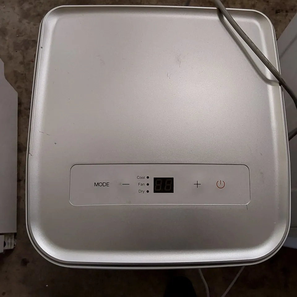 ARISTON MOBIS 8 UK PORTABLE AIR CONDITIONER, 8000 BTU, A ENERGY CLASS, WHITE
