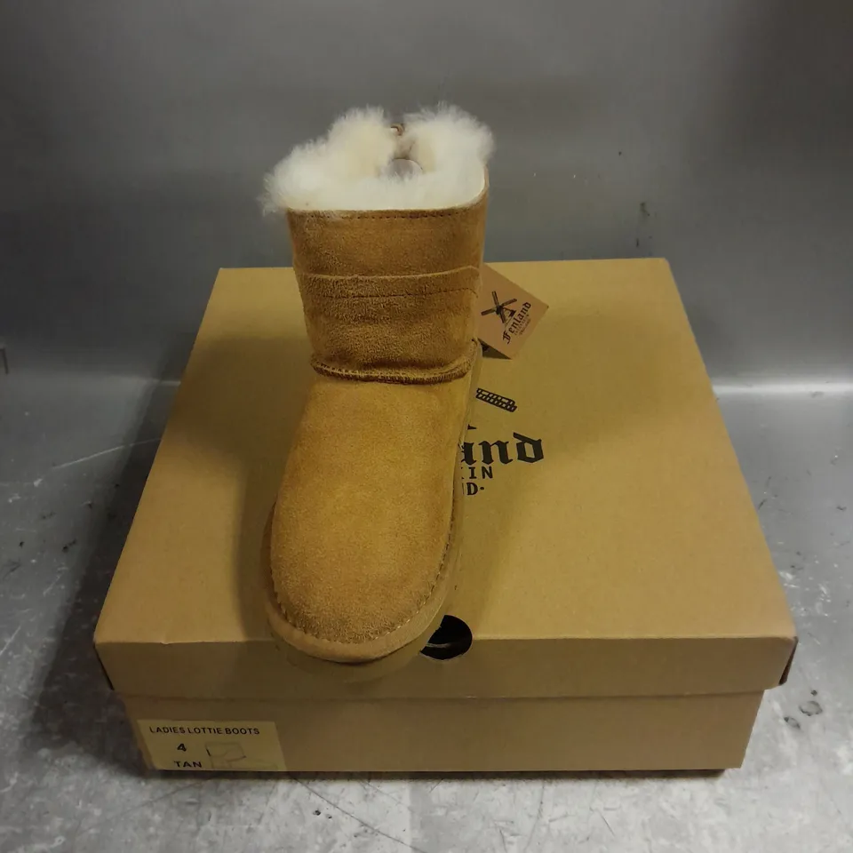 BOXED PAIR OF FENLAND SHEEPSKIN ENGLAND LADIES LOTTIE BOOTS IN TAN SIZE UK 4