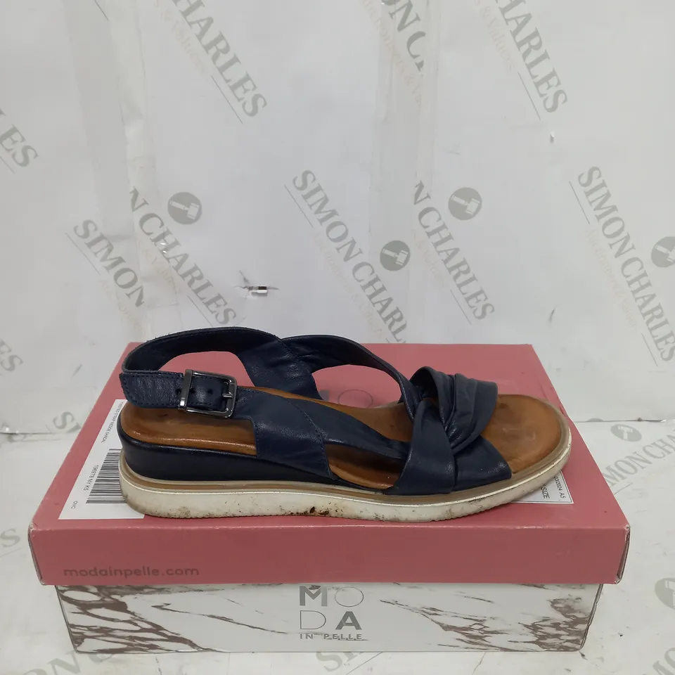 BOXED MODA IN PELLE OLANNA SANDAL SIZE 5