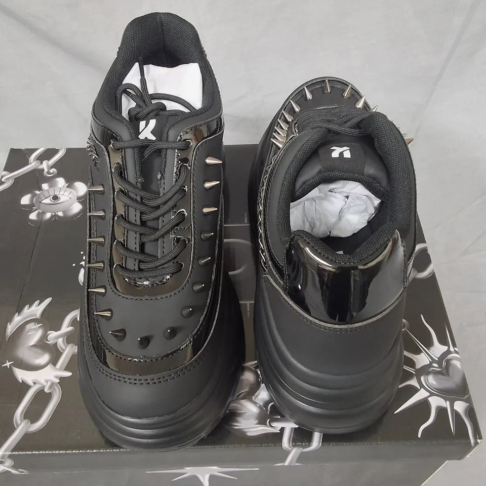 BOXED PAIR OF KOI BANE OF EXILE TRAINERS - UK 7