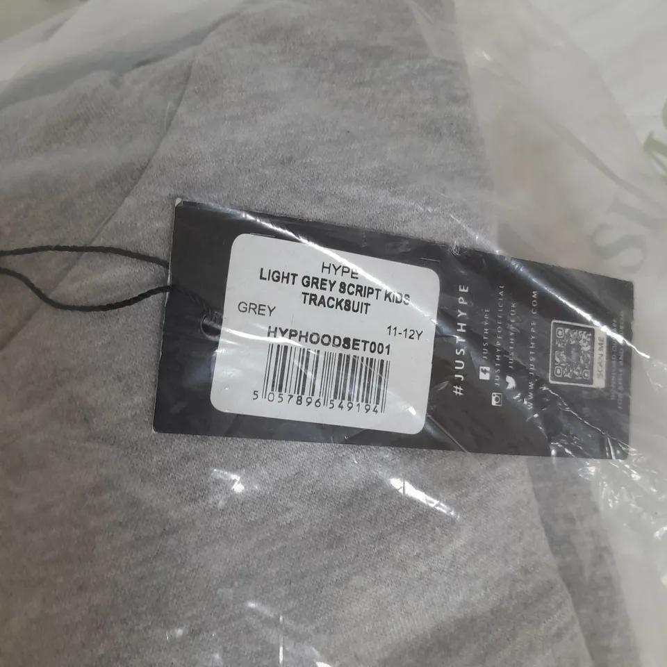 HYPE KIDS SCRIPT TRACKSUIT IN LIGHT GREY SIZE 11-12YRS