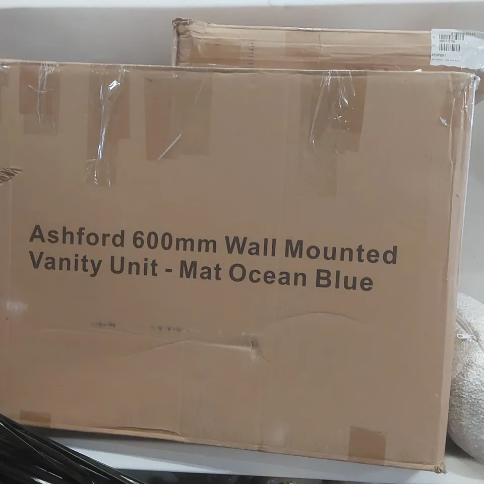 PALLET CONTAINING A LARGE QUANTITY OF ASSORTED FURNITURE ITEMS INCLUDING: BATHTUB, WALL MOUNTED VANITY BASE, RADIATOR ECT