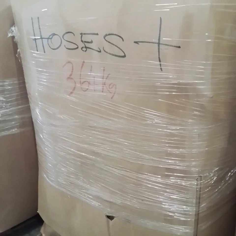 PALLET CONTAINING A LARGE QUANTITY OF HOSES