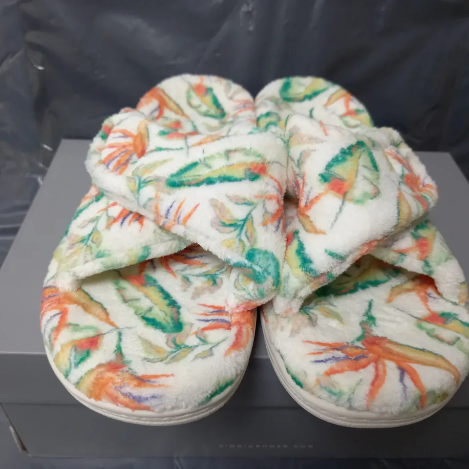 VIONIC INDULGE RELAX SLIPPERS IN FLORAL - UK 6
