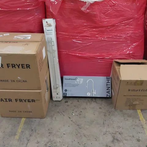 PALLET OF ASSORTED ITEMS INCLUDING: AIR FRYERS, PRESSURE COOKER, KITCHEN TAP, RETRACTABLE SAFETY GATE 