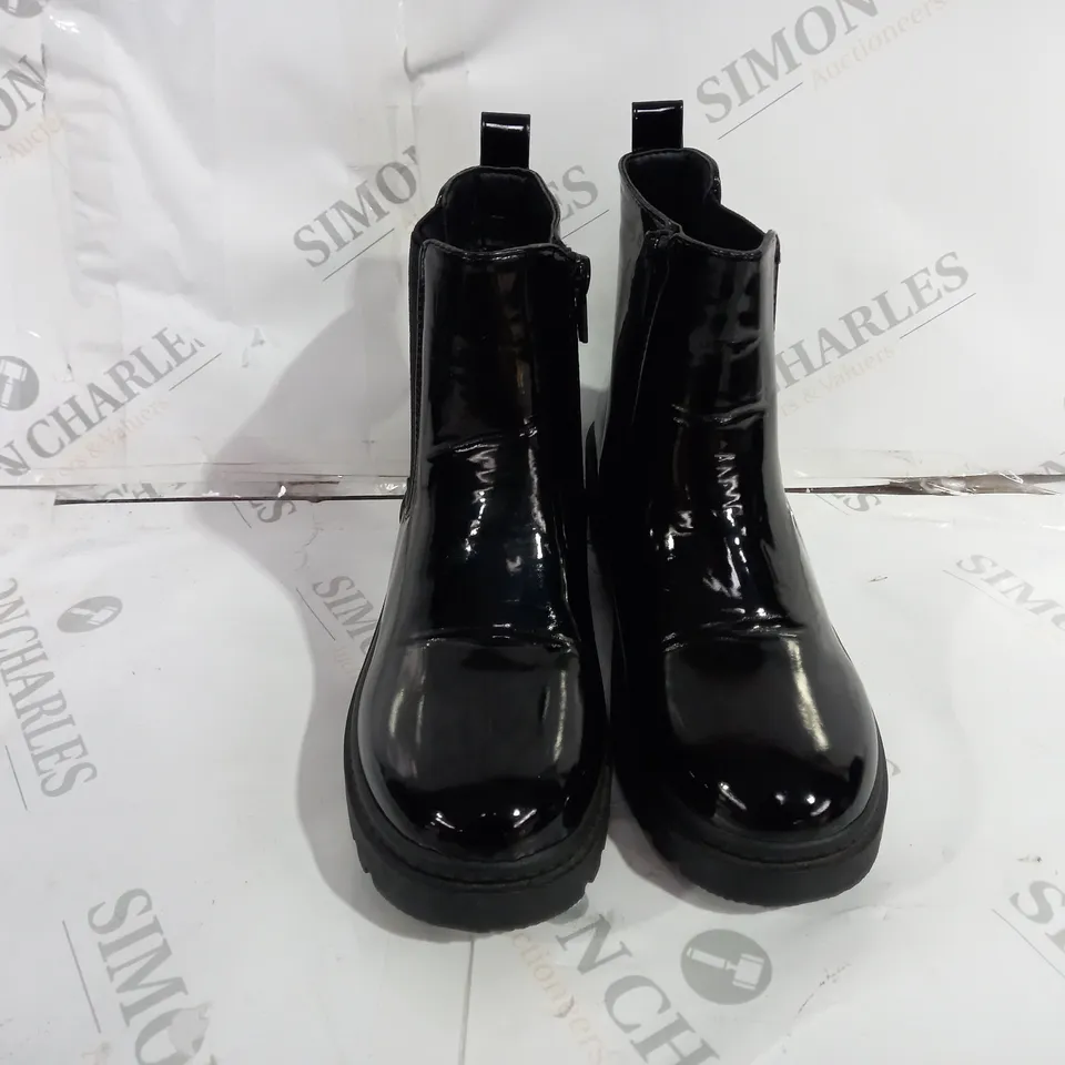 BLACK ANKLE BOOTS SIZE UNKNOWN