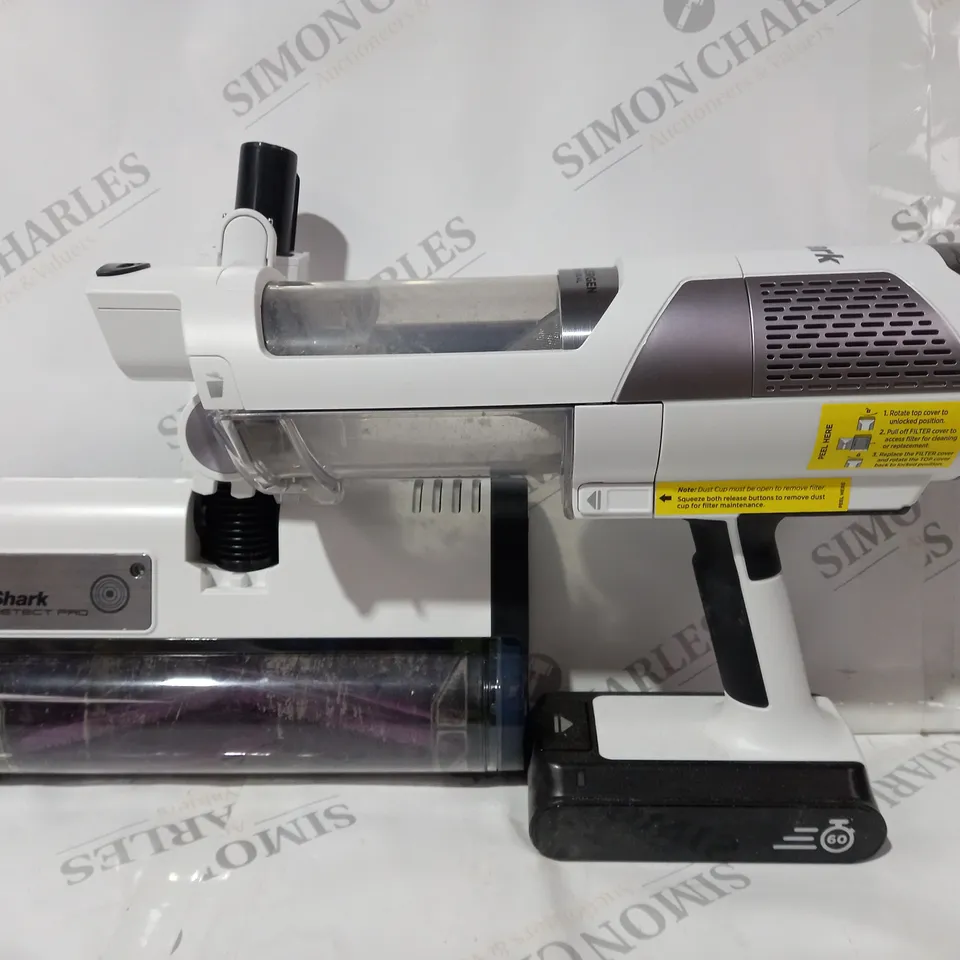 BOXED SHARK CORDLESS DETECT PRO VACUUM CLEANER