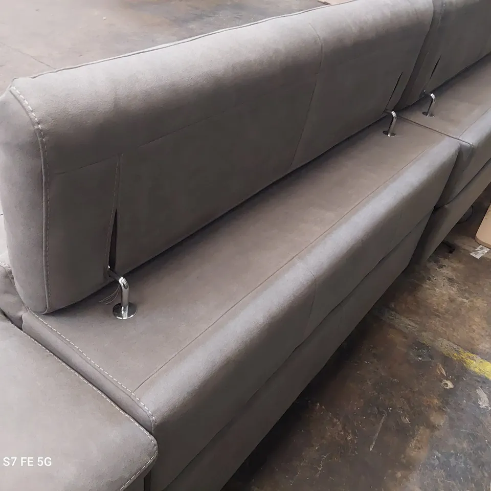 QUALITY ITALIAN DESIGNER MARTINE POWER RECLINING FOUR SEATER SOFA WITH ADJUSTABLE HEADRESTS CASHMERE GREY STONE FABRIC 