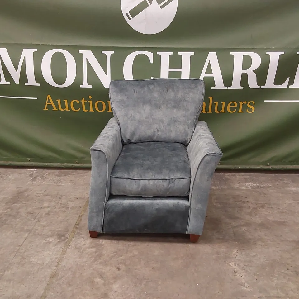 QUALITY DESIGNER VELVET ARMCHAIR 