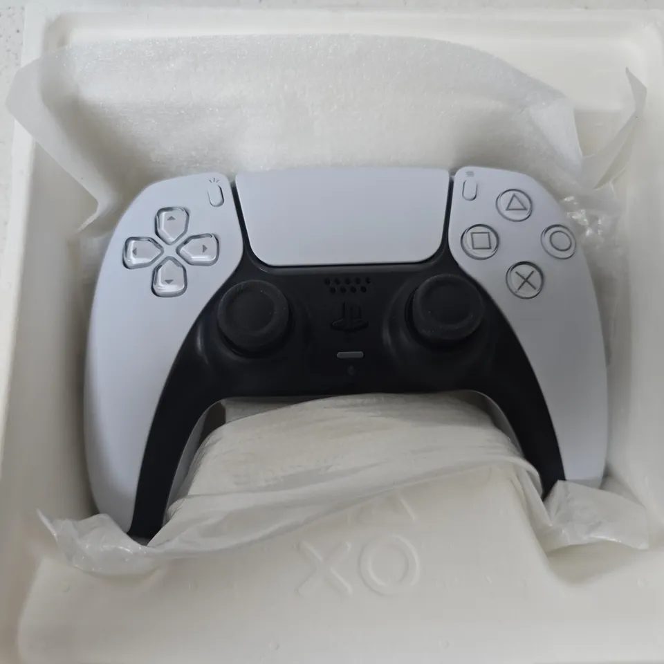BOXED SONY PLAYSTATION DUALSENSE CONTROLLER