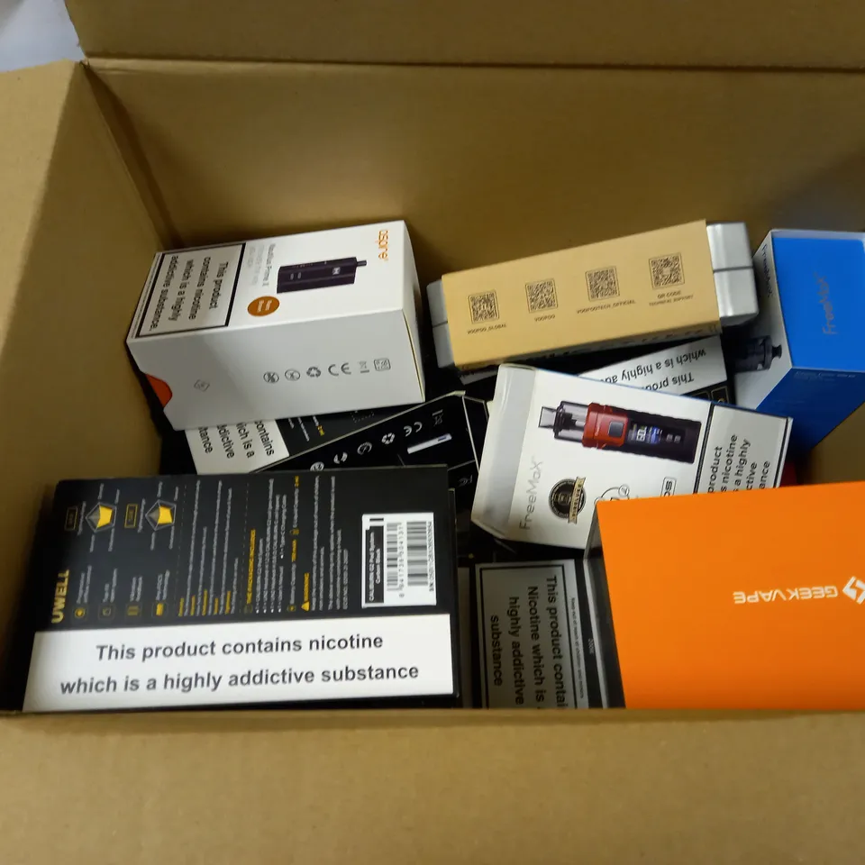BOX OF APPROXMATELY 28 E-CIGARETTES AND LIQUIDS TO INCLUDE VOOPOO ARGUS GT II KIT, FREEMAX MARVOS 60W KIT, GEEKVAPE S100, ETC