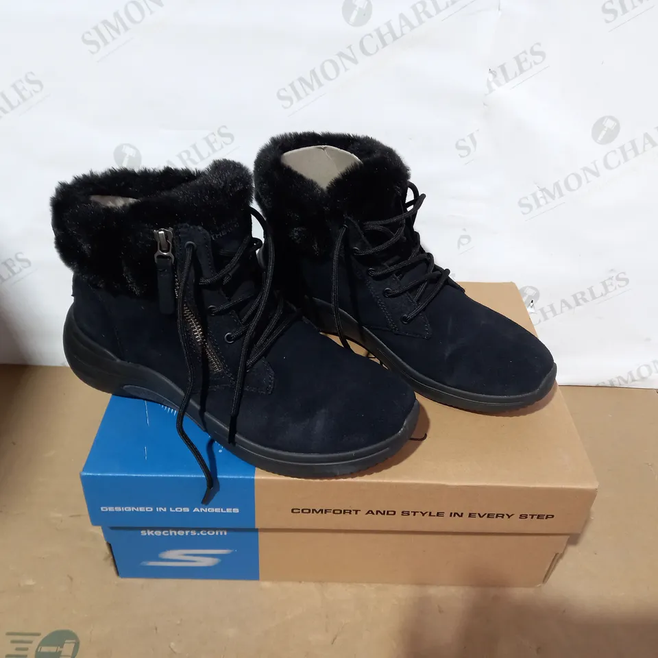BOXED PAIR OF SKECHERS - SIZE 5