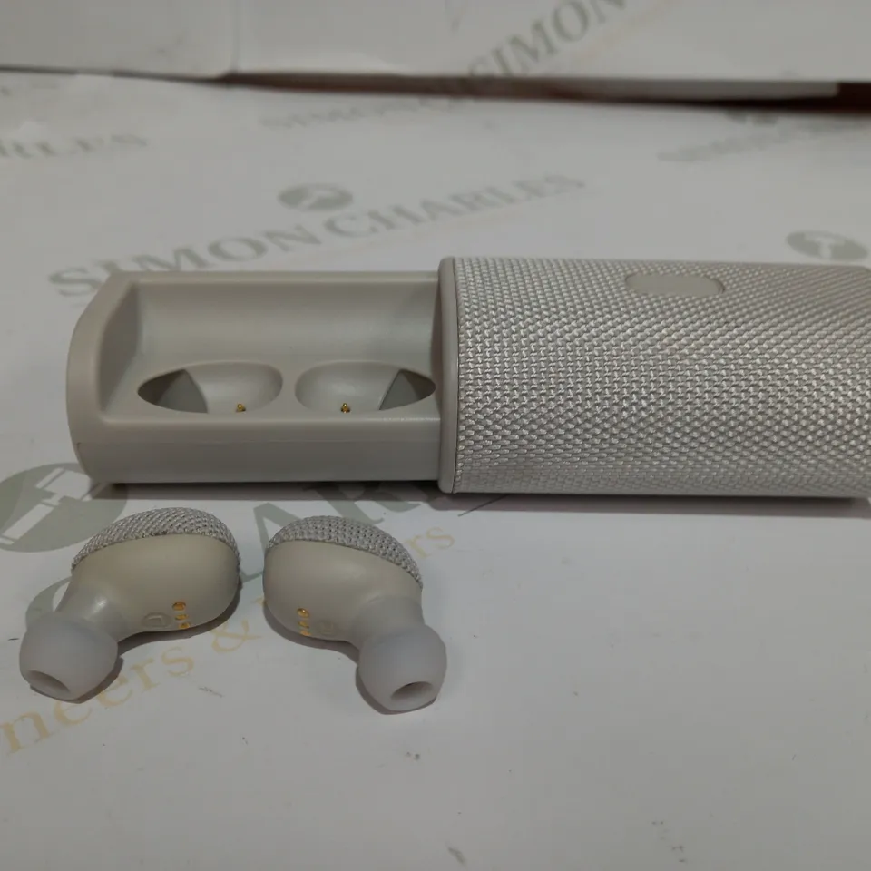 JQM ULTRA WIRELESS EARPHONES