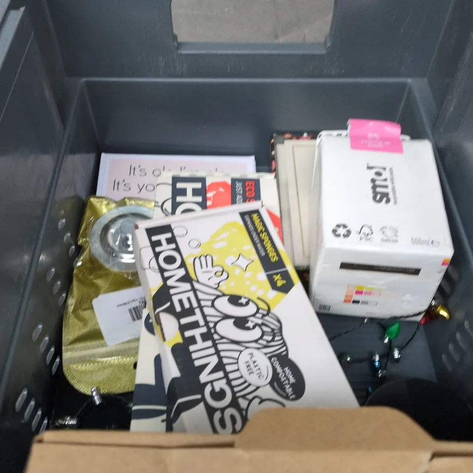 APPROXIMATELY 10 ASSORTED HOUSEHOLD ITEMS INCLUDING ACRYLIC PAINT , ECO DISHWASHER TABS AND ECO CLEANING POWDER