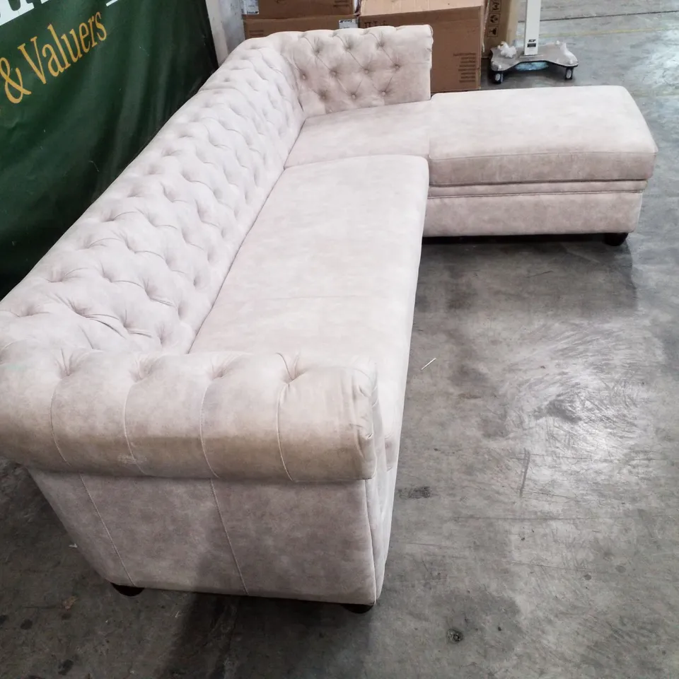QUALITY DESIGNER 4 SEATER SOFA WITH RHF CHAISE - MARBLE FABRIC 