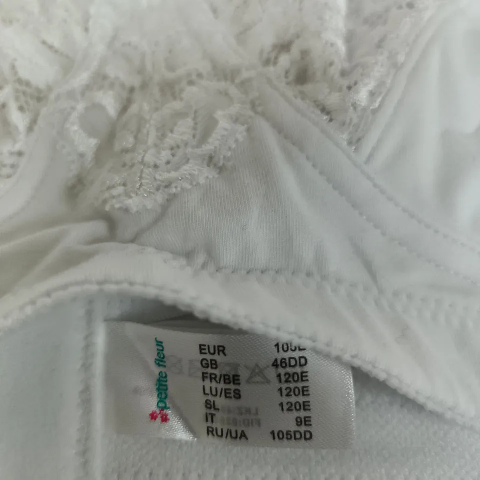 PETITE FLEUR WHITE LACE NON WIRED BRA – UK 46DD (EU 105)