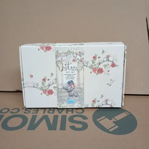 ME TO YOU LETTER BOX GIFT SET – SOAP, TEALIGHTS, FLUFFY SOCKS & PIN BADGE