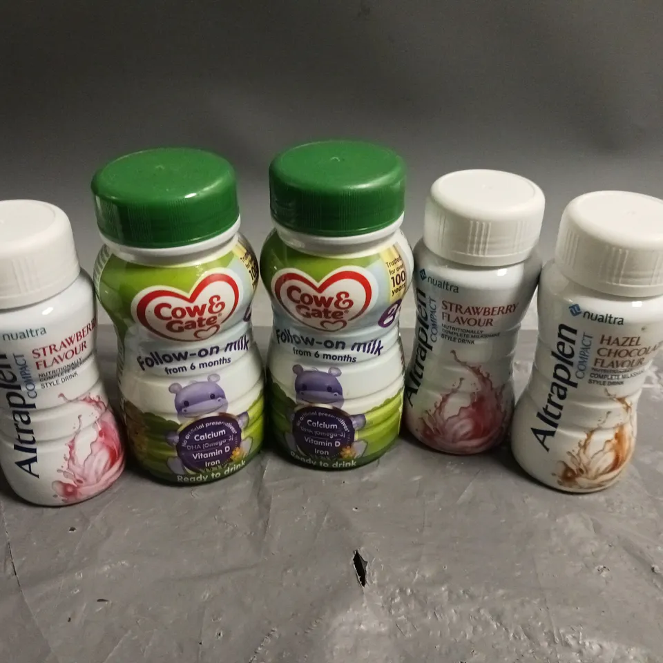 APPROXIMATELY 32 ASSORTED HEALTH DRINKS TO INCLUDE NUATRA ALTRAPEN COMPACT HAZEL CHOCOLATE FLAVOUR (125ml), COW & GATE FOLLOW-ON MILK (200ml), NUATRA ALTRAPEN COMPACT STRAWBERRY FLAVOUR (125ml), ETC -