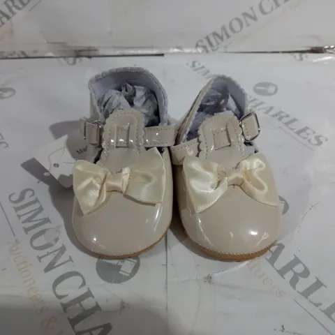 CWADUN BABY CREAM SANDLES