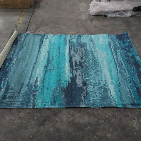 SMART HALI AQUA RUG // SIZE: 160 X 230cm