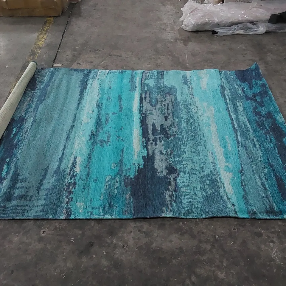 SMART HALI AQUA RUG // SIZE: 160 X 230cm
