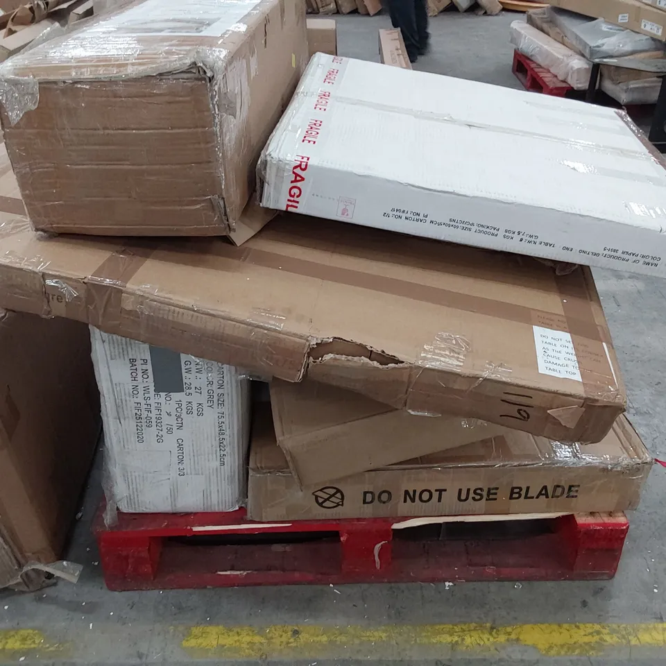 PALLET OF ASSORTED BOXED DINING TABLE & BED PARTS