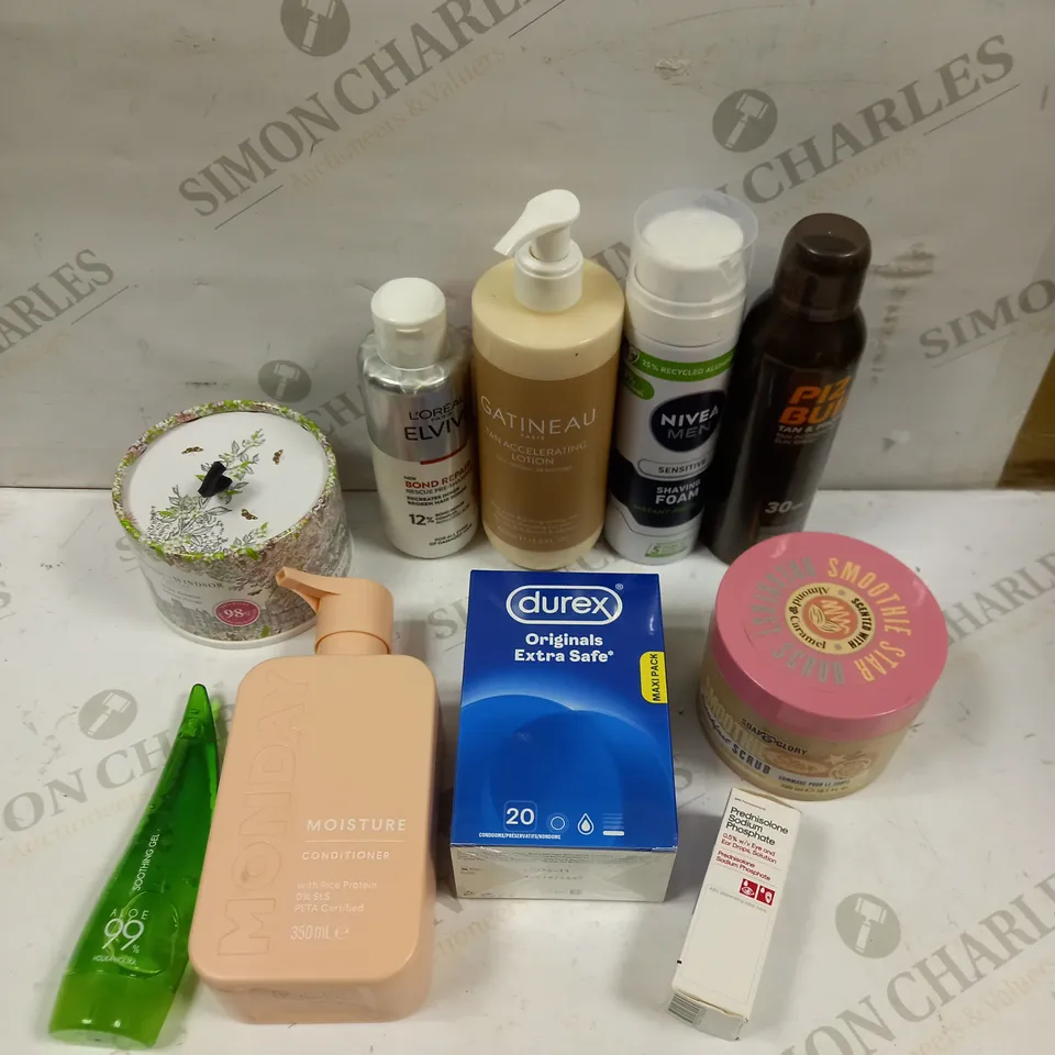 BOX OF APPROXIMATELY 20 ASSORTED HEALTH & BEAUTY PRODUCTS TO INCLUDE PIZ BUIN TAN INTENSIFYING SPRAY, GATINEAU TAN ACCELERATING LOTION, LOREAL ELVIVE BOND REPAIR SHAMPOO ETC 