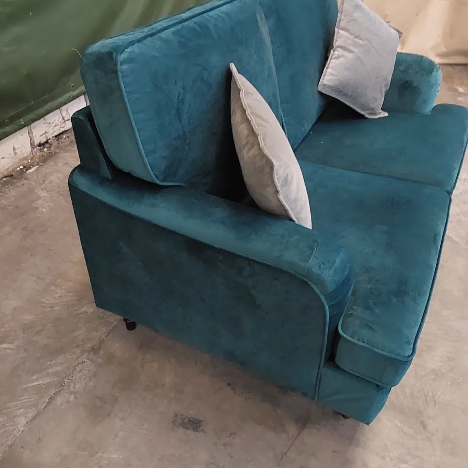 DESIGNER RAINSBURG VELVETY TEAL SOFA WITH SCATTER CUSHIONS 